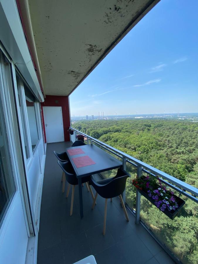 Апартаменты Skyline "Zonneweelde" Генк Экстерьер фото